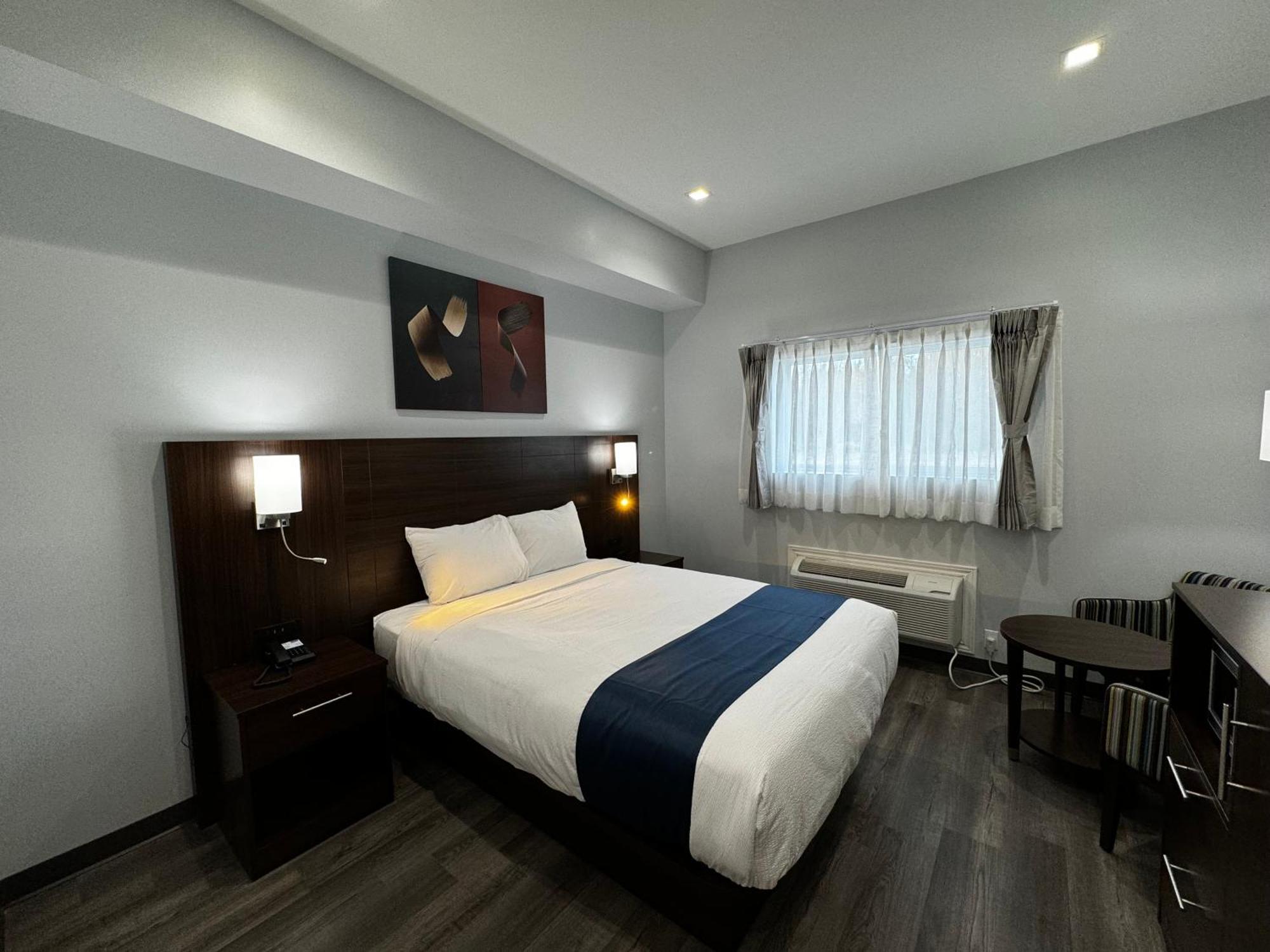 Travelodge By Wyndham Cochrane Εξωτερικό φωτογραφία
