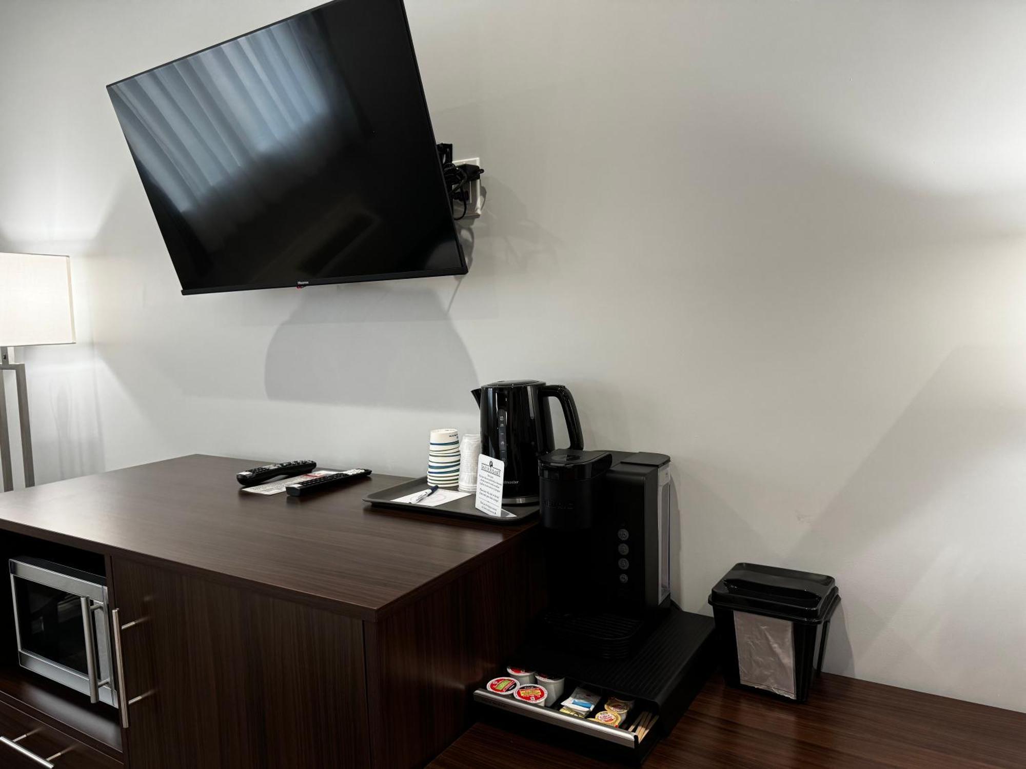 Travelodge By Wyndham Cochrane Εξωτερικό φωτογραφία