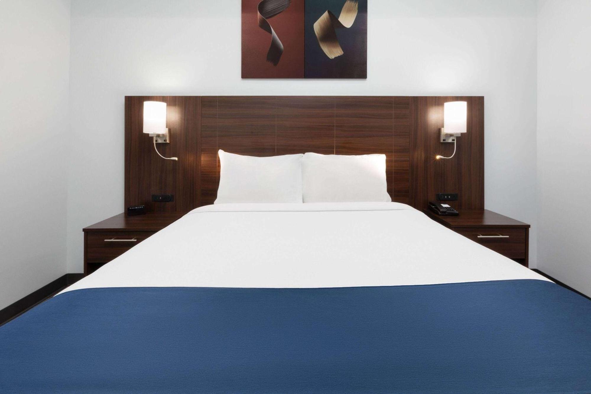Travelodge By Wyndham Cochrane Εξωτερικό φωτογραφία
