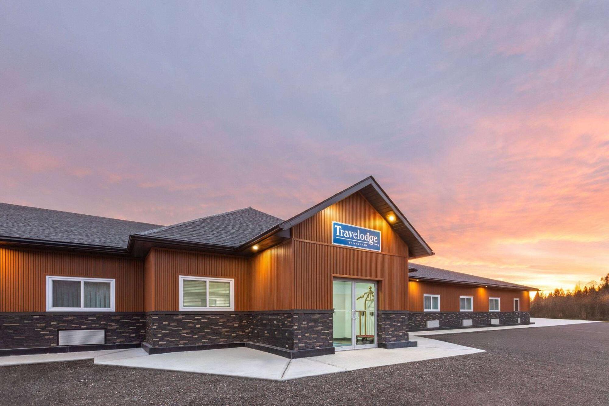 Travelodge By Wyndham Cochrane Εξωτερικό φωτογραφία